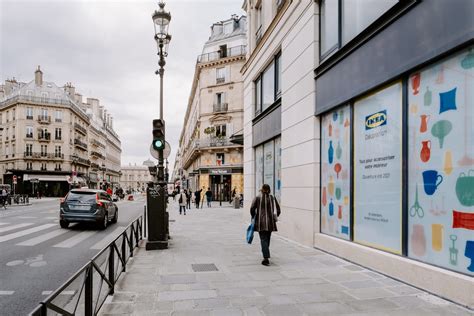 ADRESSES ET HORAIRES DES MAGASINS .